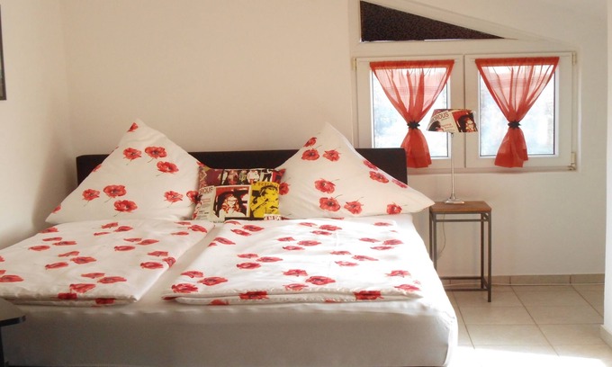Sukosan Apartment | Apartment 2 Modern apartment, large balcony, 50m. to the sea
