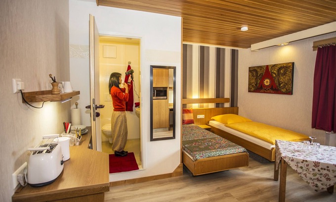 Remchingen Apartment | Apartment 2 with sophisticated equipment between Pforzheim and Karlsruhe