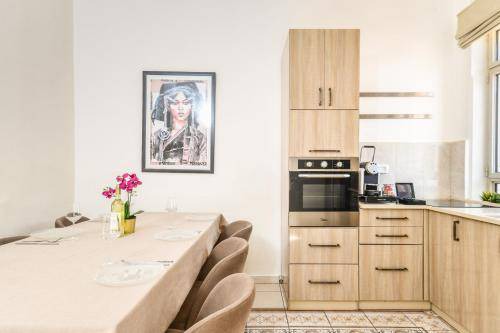 Mamilla Apartment | Apartment ∙ 3 bedrooms ∙ 14 guests