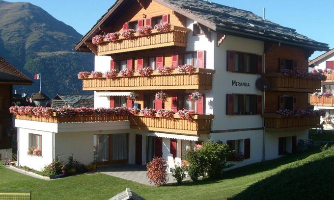 Graechen Apartment | Apartment ∙ 3 bedrooms ∙ 5 guests