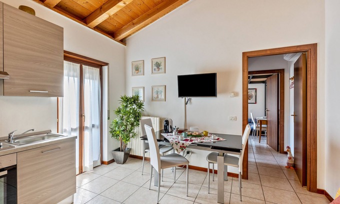 Valeggio sul Mincio Apartment | Apartment '38' with Shared Terrace and Balcony