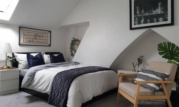 Barnsley Apartment | Apartment 4 at Tropicana House