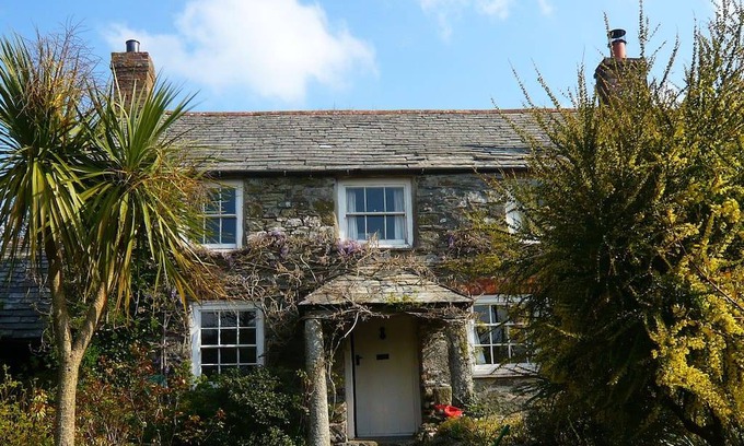 St Teath Apartment | Apartment ∙ 5 bedrooms ∙ 11 guests