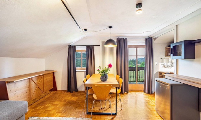 Issengo Apartment | Apartment '5' with Mountain View, Shared Pool and Wi-Fi