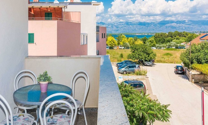 Nin Apartment | Apartment Aenona near Queen´s beach, Nin