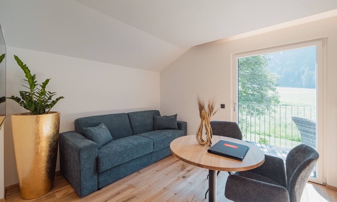 Prateria Apartment | Apartment 'Alpenrose' with Mountain View, Shared Terrace and Wi-Fi