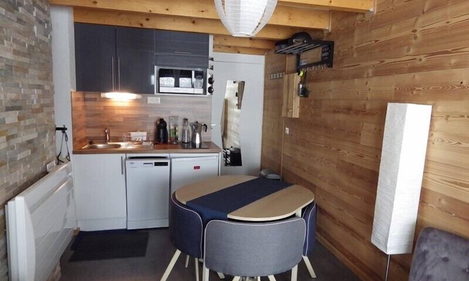 Eclose-Est Apartment | APARTMENT ALPE D'HUEZ DISTRICT OF ECLOSE