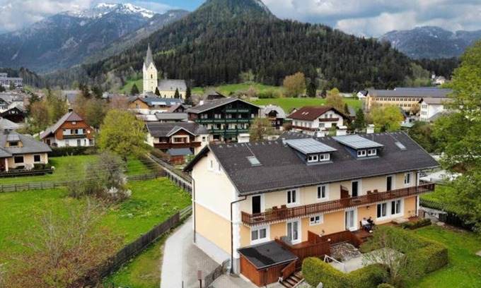 Bad Mitterndorf Apartment | Apartment Alpenrose (60 m2), parking lot, WLAN, large garden, playground