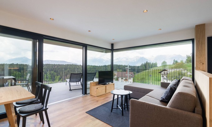 Avelengo Apartment | Apartment "Alpenrose Beim Lackl" with Mountain View & Wi-Fi