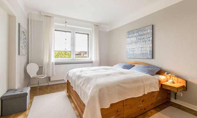 Linden Apartment | Apartment 'Alte Schule Pahlkrug' with Private Terrace, Private Garden and Wi-Fi