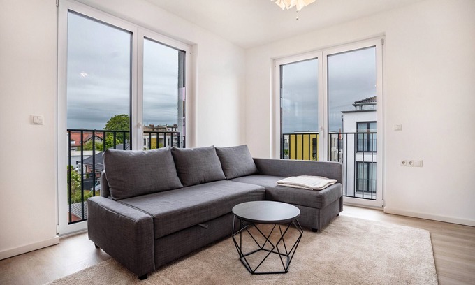Greifswald Apartment | Apartment 'Am Botanischen Garten' with Balcony and Wi-Fi