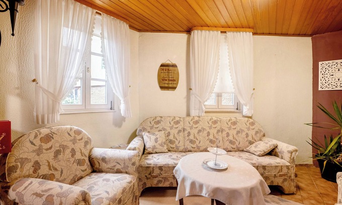 Bad Kreuznach Apartment | Apartment 'Am Fischertor' with Private Terrace and Wi-Fi