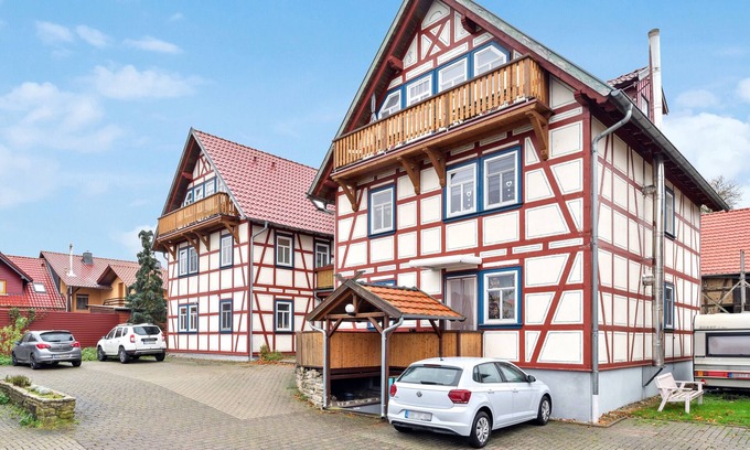 Craula Apartment | Apartment "am Hainich" with Private Balcony & Wi-Fi