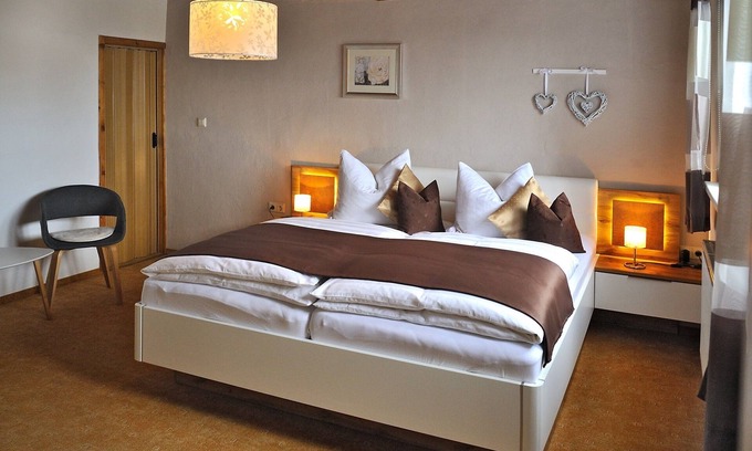 Masserberg Apartment | Apartment "An den Kurwiesen" with a wonderful view of the mountains and valleys
