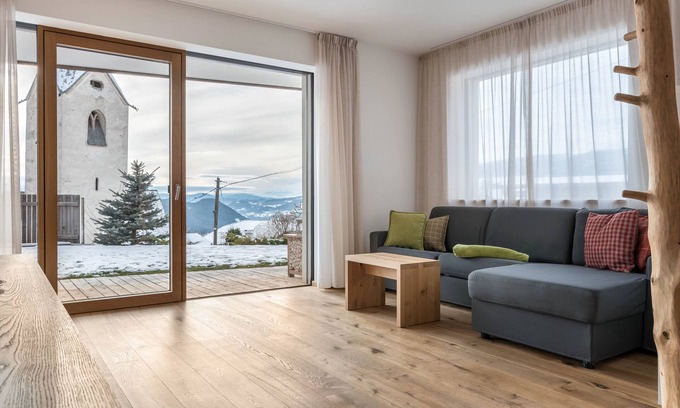 Lajen Apartment | Apartment "Anger Living Raschötz" with Mountain View, Shared Garden & Wi-Fi