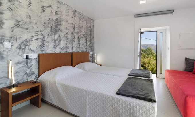 Bico Apartment | Apartment 'Apartamento' with Mountain View, Shared Pool and Wi-Fi