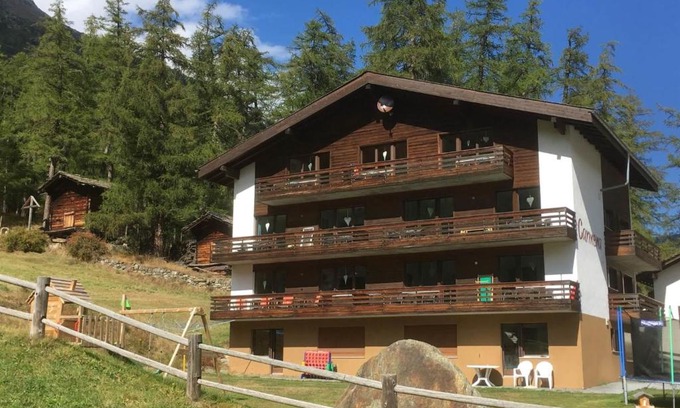 Saas-Balen Apartment | Apartment Apartments Carmena