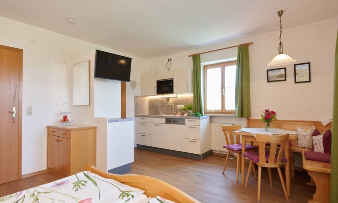 Hoslwang Apartment | Apartment Apfelblüte, 31 sqm, 1st floor, combined living room/bedroom