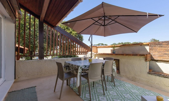 Soulac-sur-Mer Apartment | Apartment 'Appartement Soulac' with Private Terrace, Private Garden and Wi-Fi