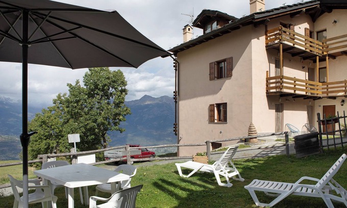 Gressan Apartment | Apartment 'Appartamento Pila Vacanze' with Mountain View, Shared Garden and Wi-Fi