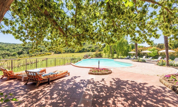 Palazzina Apartment | Apartment 'Appartamento Palazzina' with Lake View, Shared Pool and Wi-Fi