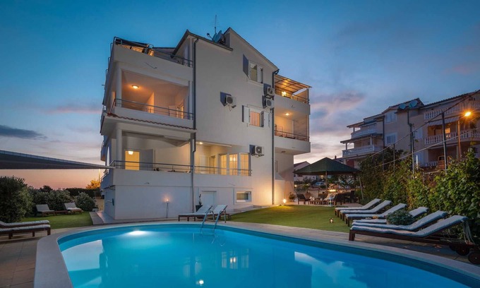 Vodice Apartment | Apartment Arausa with Pool VII