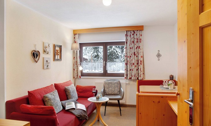 Weidach Apartment | Apartment "Arnika" with Mountain View, Shared Garden & Wi-Fi