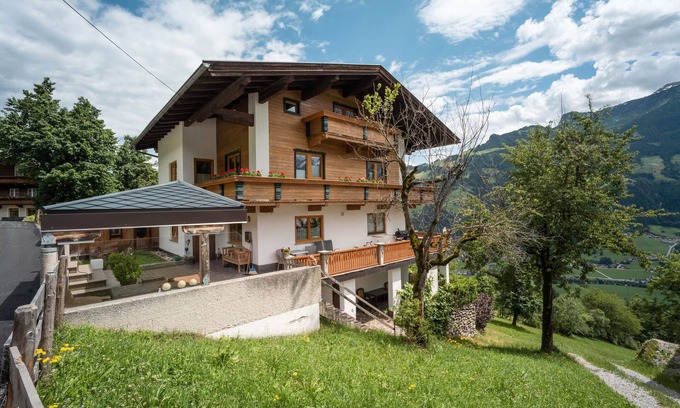 Hippach-Schwendberg Apartment | Apartment 'Buchauer' with Mountain View, Shared Garden and Wi-Fi