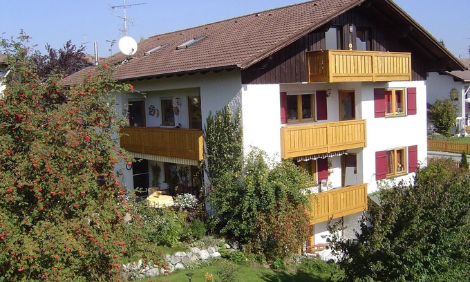 Schraden Apartment | Apartment 'Bamberger Gipfelblick' with Mountain View, Balcony and Wi-Fi