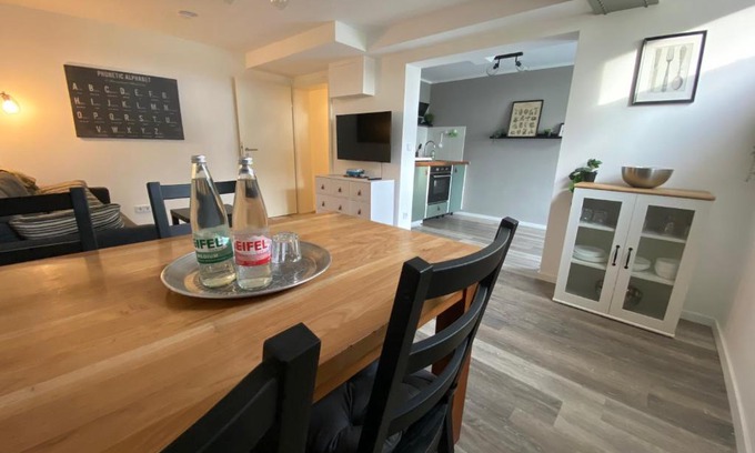 Dueren Apartment | Apartment 'BB43' - 70qm mit Terrasse und kleinem Garten am Rande der Eifel