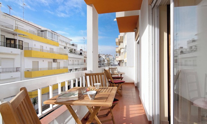 Vila Real Santo Antonio Apartment | Apartment "Beija Flor" with Private Balcony, Wi-Fi & A/C