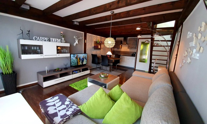 Vorauf Apartment | Apartment between Chiemsee & Salzburg in the beautiful Alpine foothills * WiFi *