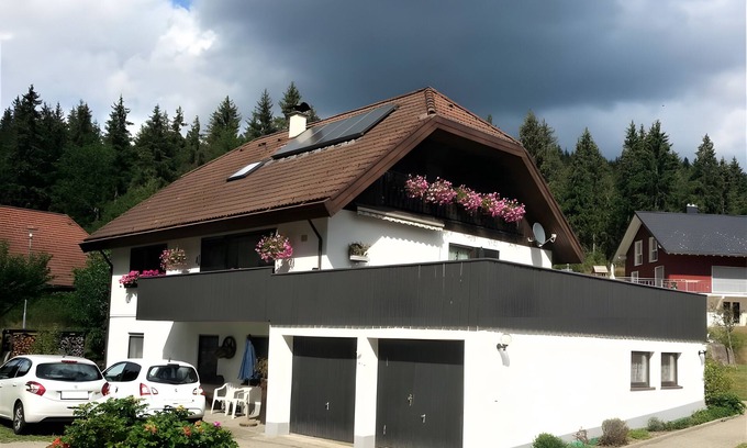 Blasiwald Apartment | Apartment 'Bienek' with Mountain View, Shared Garden and Wi-Fi