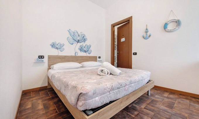 Alzate Brianza Apartment | Apartment 'Blu' with Shared Terrace and Wi-Fi