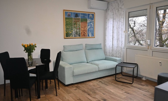 Novi Zagreb Apartment | Apartment Blue Doors