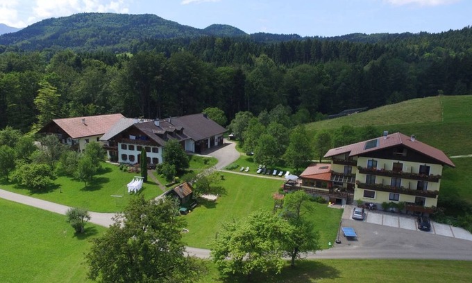 Nussdorf am Attersee Apartment | Apartment Buche - organic farm family Nußbaumer