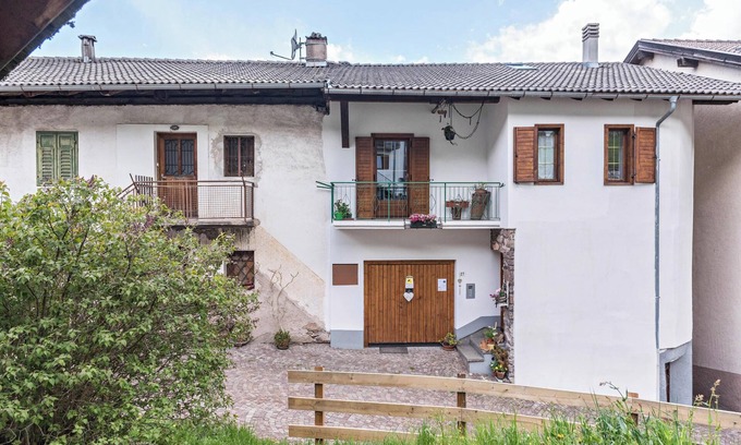 Sicina Apartment | Apartment "Casa Sicina Albina" with Mountain View, Wi-Fi & Balcony