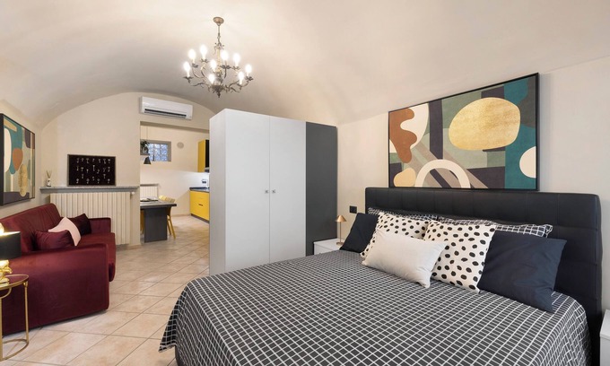 Alessandria Apartment | Apartment 'Cappellaio Matto' with Wi-Fi and Air Conditioning