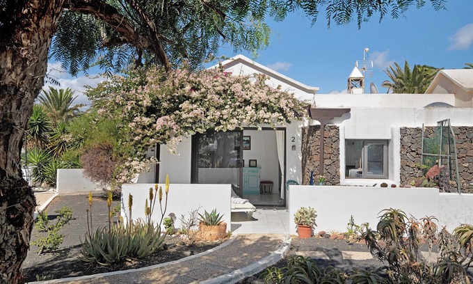 Playa Blanca Apartment | Apartment 'Casa Adriana' with Terraces and Wi-Fi