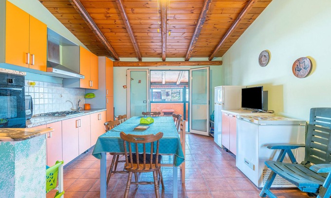 Agnone Bagni Apartment | Apartment 'Casa Pina A Due Passi Dal Mare' with Private Terrace and Air Conditioning