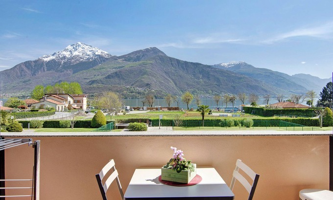 Dongo Apartment | Apartment 'Casa Vacanze Vigna Del Lago' with Lake View, Shared Pool and Wi-Fi
