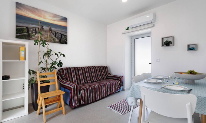 Fatima House | Apartment 'Casinha Do Rei' with Shared Terrace, Wi-Fi and Air Conditioning
