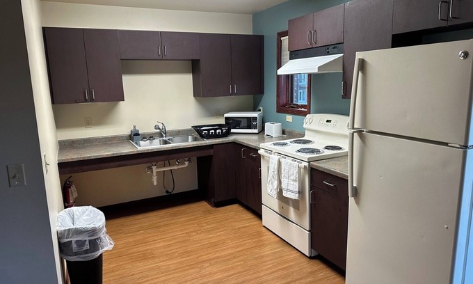 Plymouth Apartment | Apartment Centrally Located