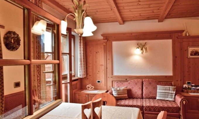 La Valle Apartment | Apartment "Ciasa Mirio Pars" with Mountain View, Wi-Fi & Balcony