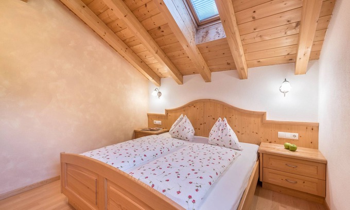 La Valle Apartment | Apartment Ciasa Raut App Valüz with Mountain View, Garden & Wi-Fi