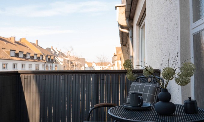 Weststadt Sudlicher Teil Apartment | Apartment 'City - Weststadt' with Balcony and Wi-Fi