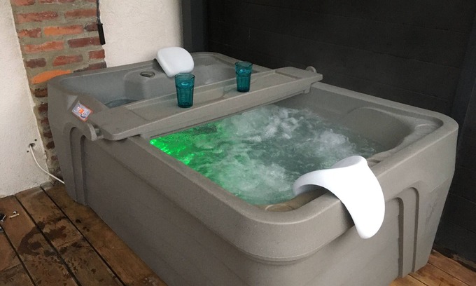 Tarbes Apartment | Apartment-Club-Whirlpool bath-Terrace