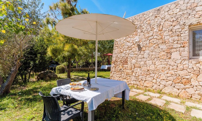 Tuglie Apartment | Apartment 'Confort Dépendance Angolo Cottura' with Shared Pool, Wi-Fi and Air Conditioning