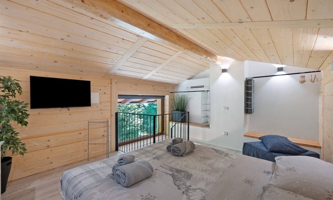 Bernezzo Apartment | Apartment 'Cules' with Mountain View, Wi-Fi and Air Conditioning