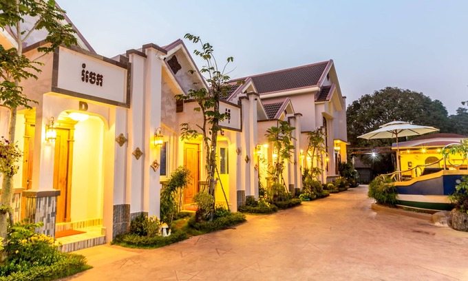 Sangkat Sla Kram Apartment | Apartment D with Swimming Pool - Romchek Flower